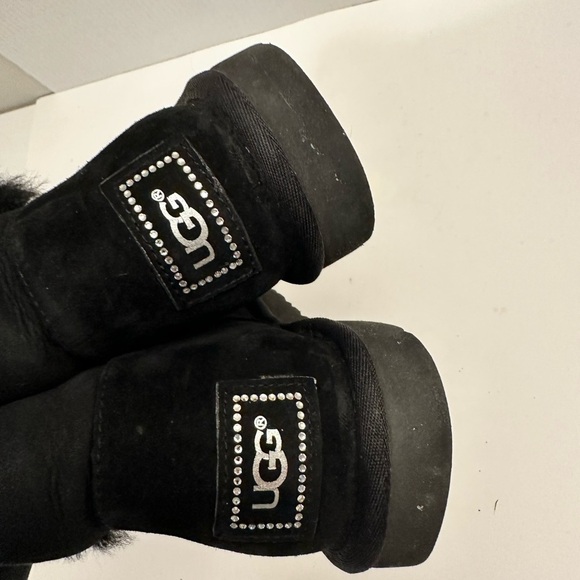 Ugg Women's Bailey Button Bling Boot in Black Suede Size 9.0 US - Picture 10 of 15